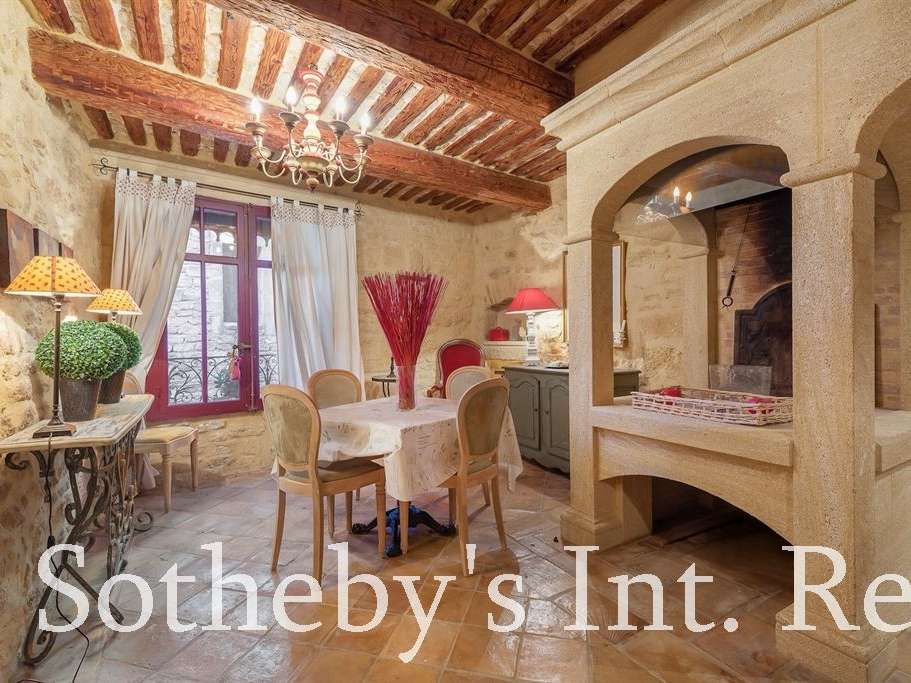House Castillon-du-Gard