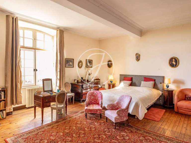 Château Castillon-la-Bataille - 8 chambres - 1749m²