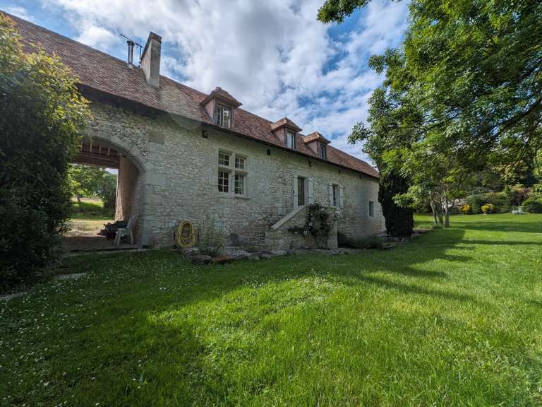 Maison Castillonnès - 5 chambres - 240m²