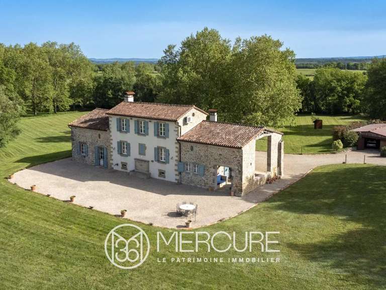 Propriété Castres - 3 chambres - 246m²