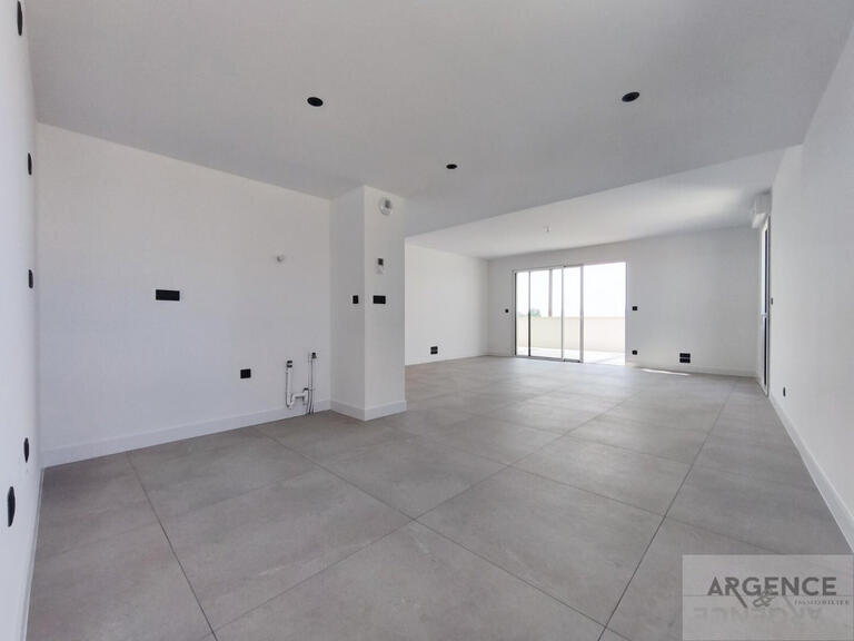 Apartment Castries - 3 bedrooms - 120m²