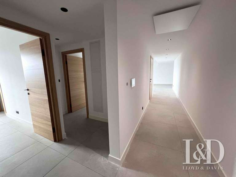 Appartement Castries - 3 chambres - 120m²