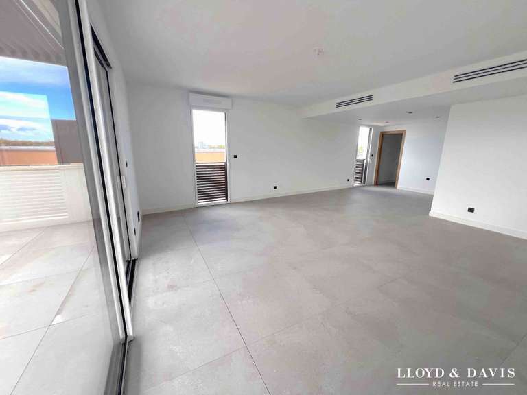 Appartement Castries - 3 chambres - 120m²