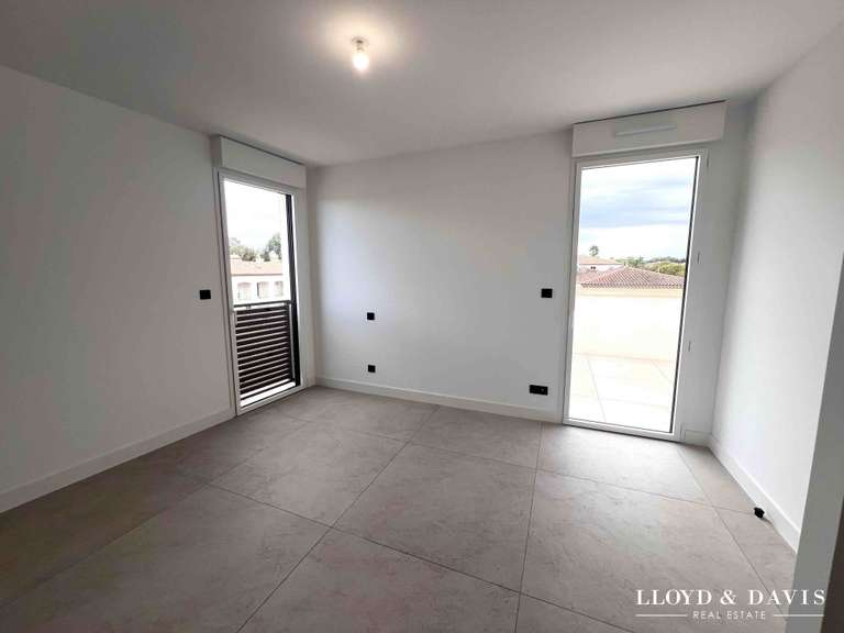 Apartment Castries - 3 bedrooms - 120m²