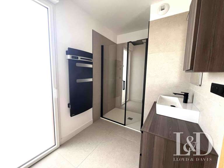 Appartement Castries - 3 chambres - 97m²