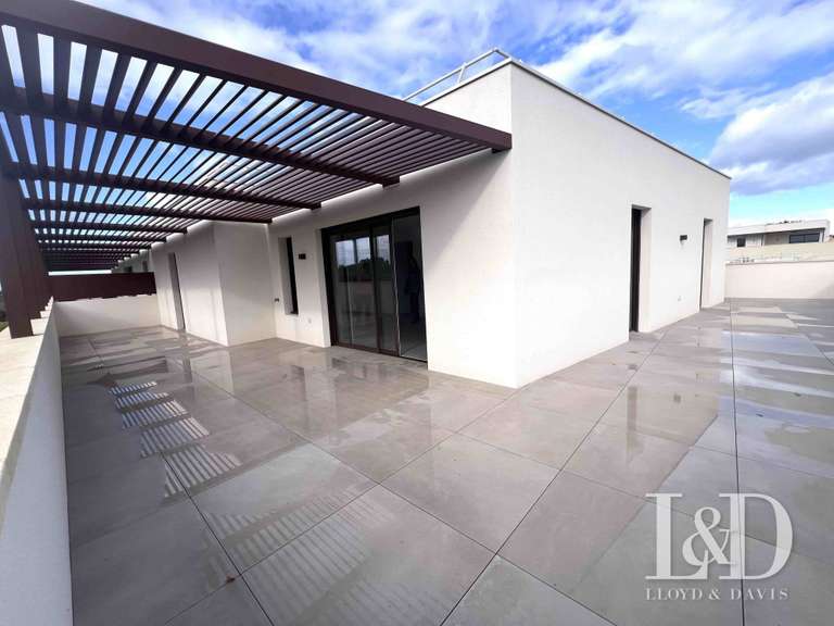 Appartement Castries - 3 chambres - 97m²