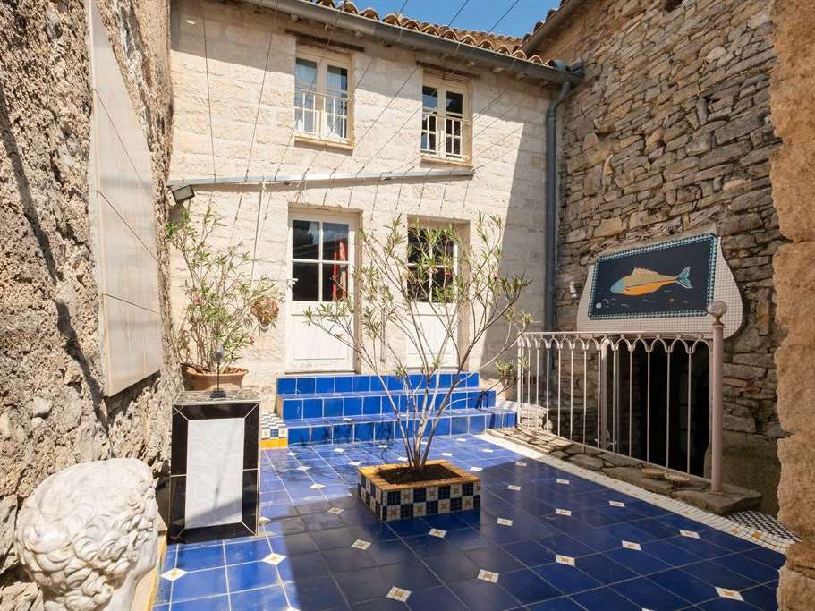 Maison Castries