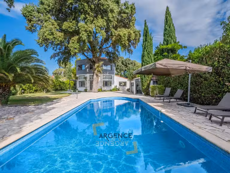 Maison Castries - 4 chambres - 209m²
