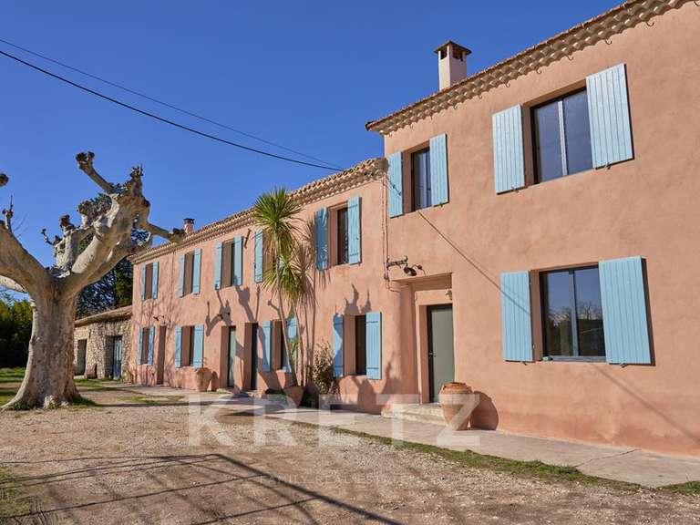 Maison Caumont-sur-Durance - 6 chambres - 380m²