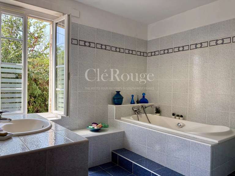 Maison Caumont-sur-Garonne - 5 chambres - 261m²