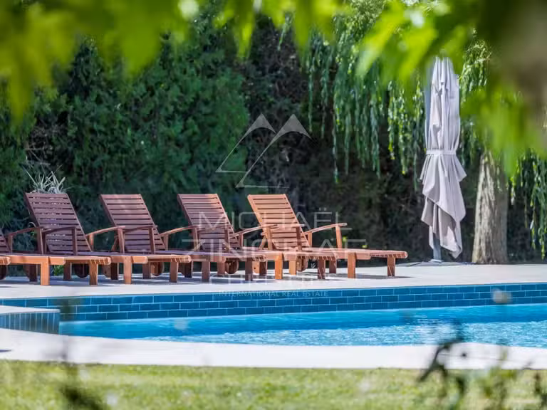 Maison Cavaillon - 9 chambres - 360m²