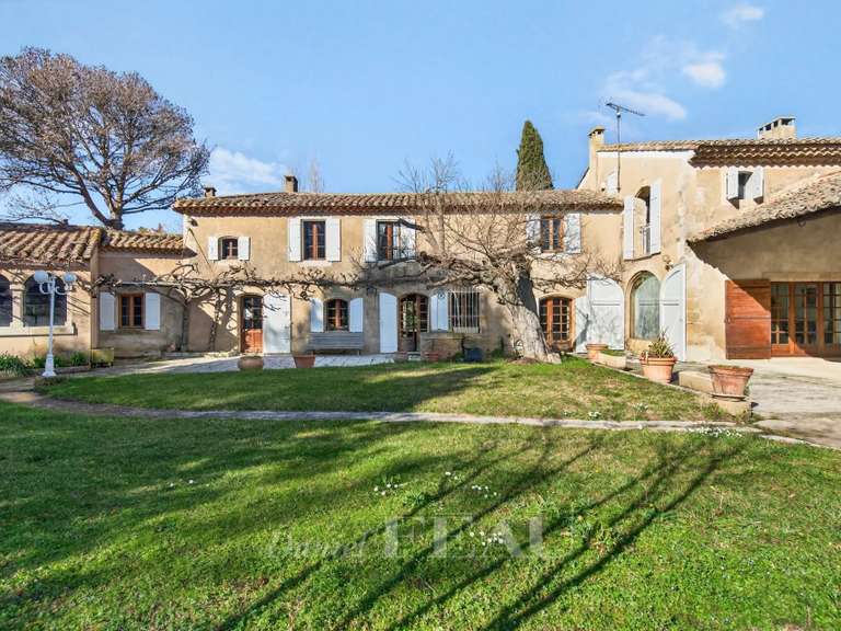 Maison Cavaillon - 4 chambres - 260m²