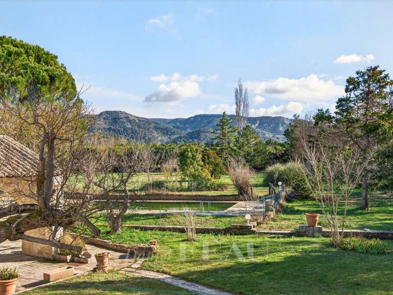 Maison Cavaillon - 4 chambres - 260m²