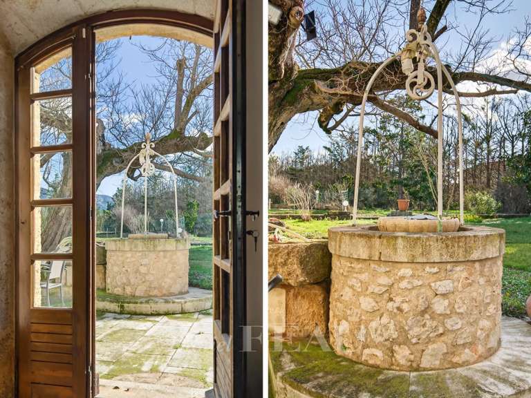 Maison Cavaillon - 4 chambres - 260m²