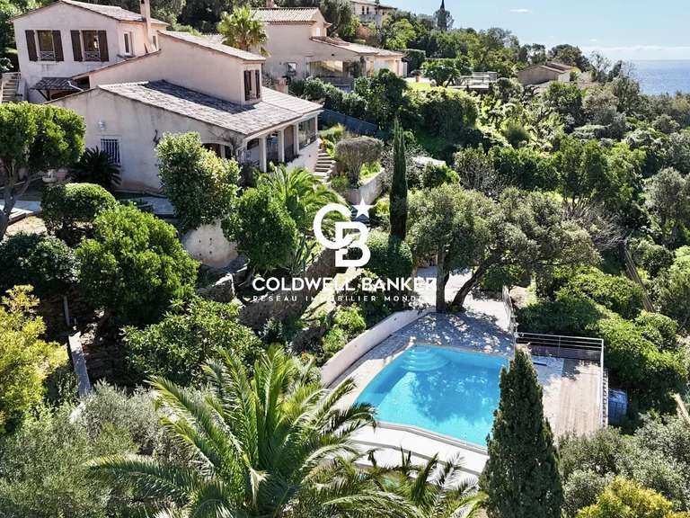 House Cavalaire-sur-Mer - 4 bedrooms - 180m²