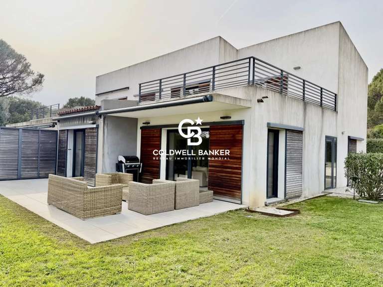 House Cavalaire-sur-Mer - 3 bedrooms - 121m²