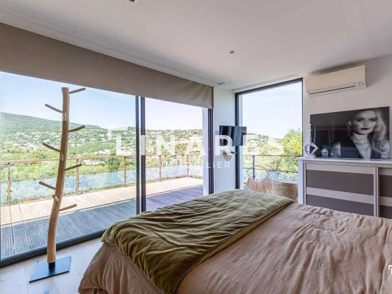 Maison Cavalaire-sur-Mer - 3 chambres - 206m²