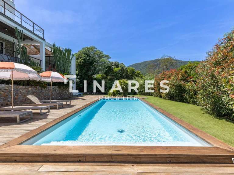 Maison Cavalaire-sur-Mer - 3 chambres - 206m²