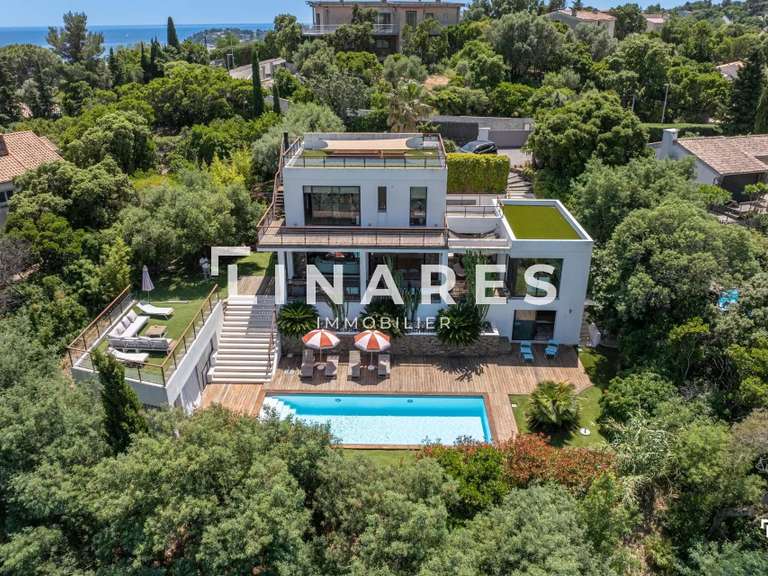 Maison Cavalaire-sur-Mer - 3 chambres - 206m²