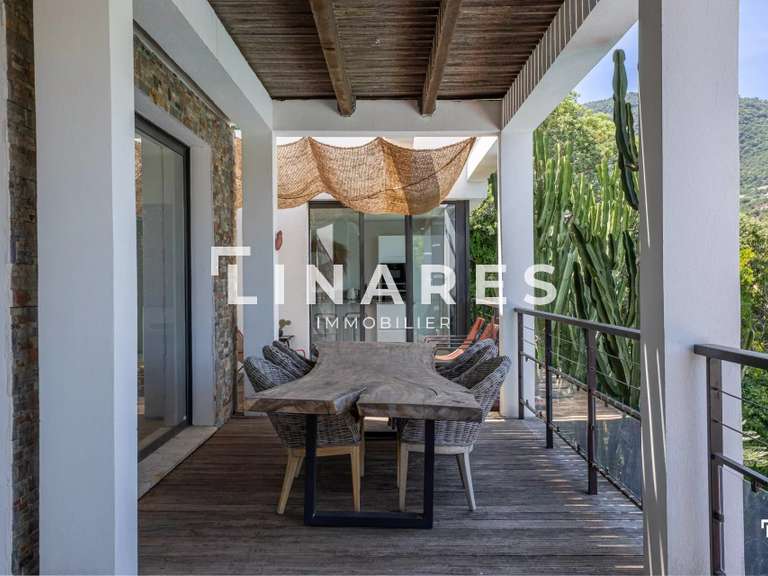 Maison Cavalaire-sur-Mer - 3 chambres - 206m²