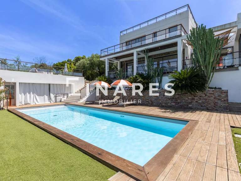 Maison Cavalaire-sur-Mer - 3 chambres - 206m²