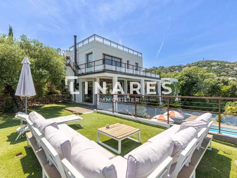 Maison Cavalaire-sur-Mer - 3 chambres - 206m²