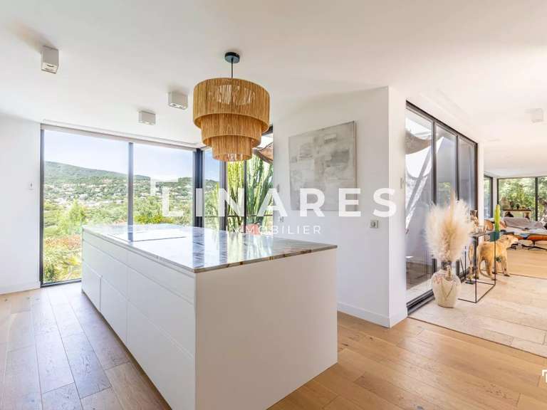 Maison Cavalaire-sur-Mer - 3 chambres - 206m²