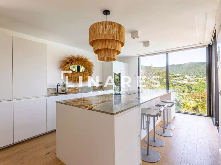 Maison Cavalaire-sur-Mer - 3 chambres - 206m²