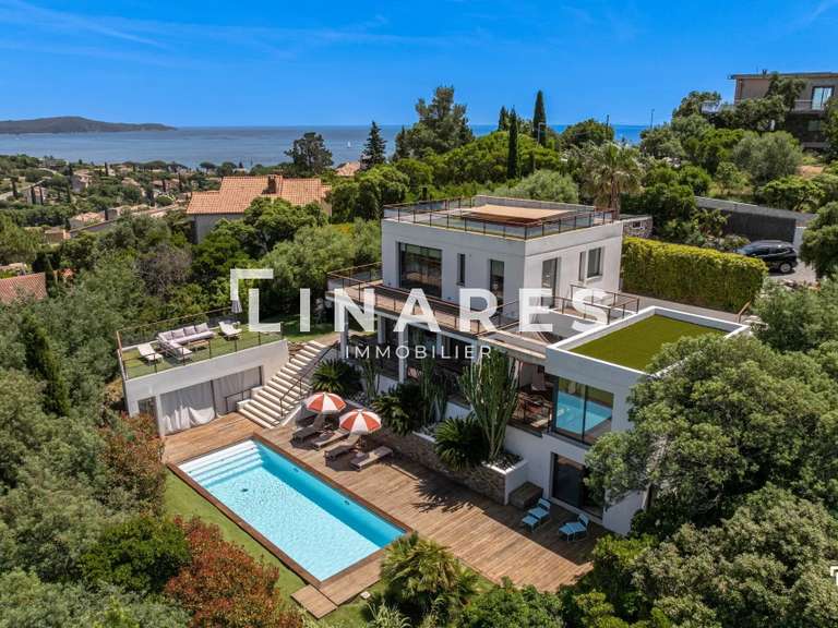 Maison Cavalaire-sur-Mer - 3 chambres - 206m²