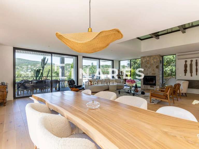 Maison Cavalaire-sur-Mer - 3 chambres - 206m²