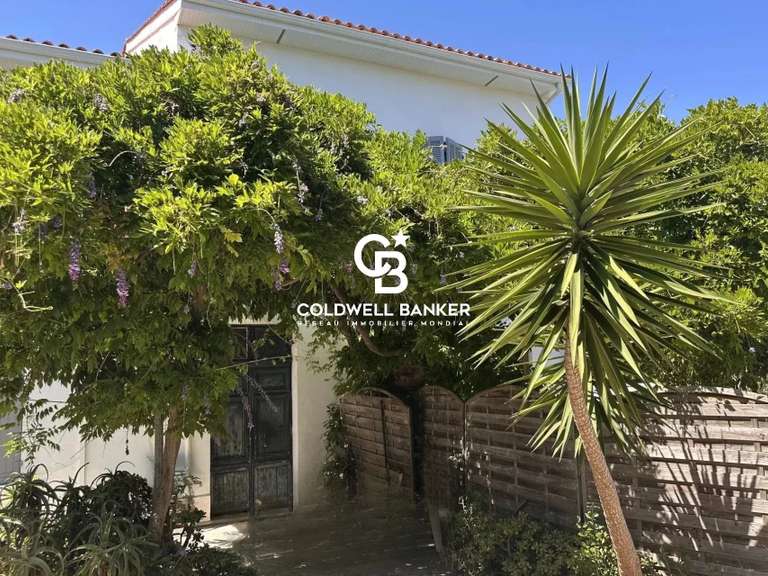 Maison Cavalaire-sur-Mer - 9 chambres - 321m²