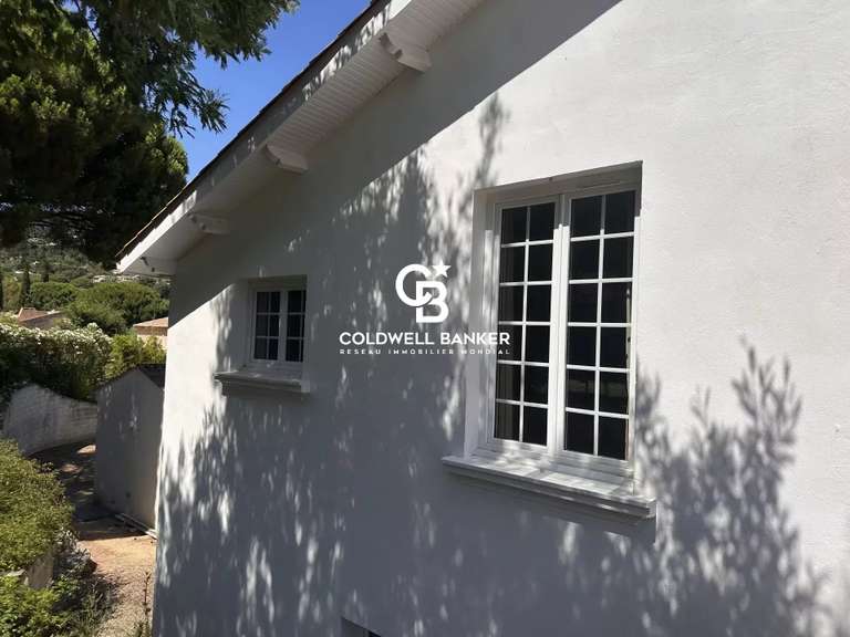 Maison Cavalaire-sur-Mer - 9 chambres - 321m²