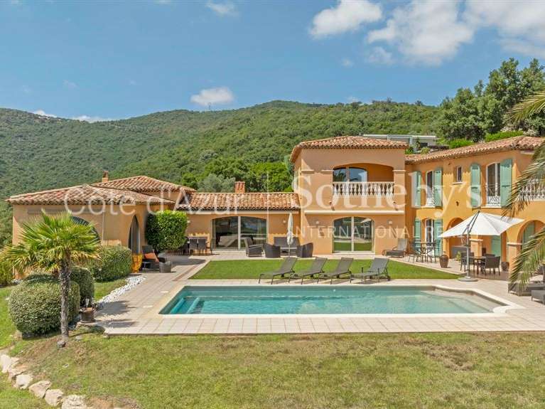 Maison Cavalaire-sur-Mer - 6 chambres - 495m²