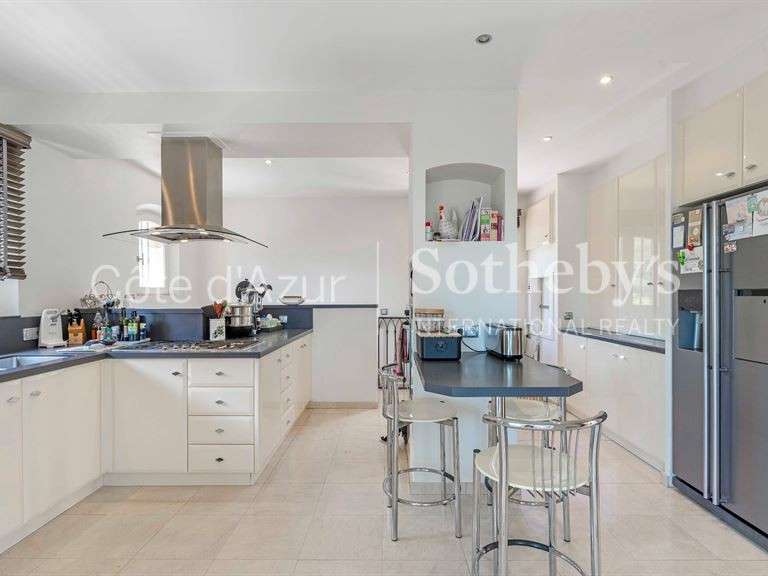 Maison Cavalaire-sur-Mer - 6 chambres - 495m²