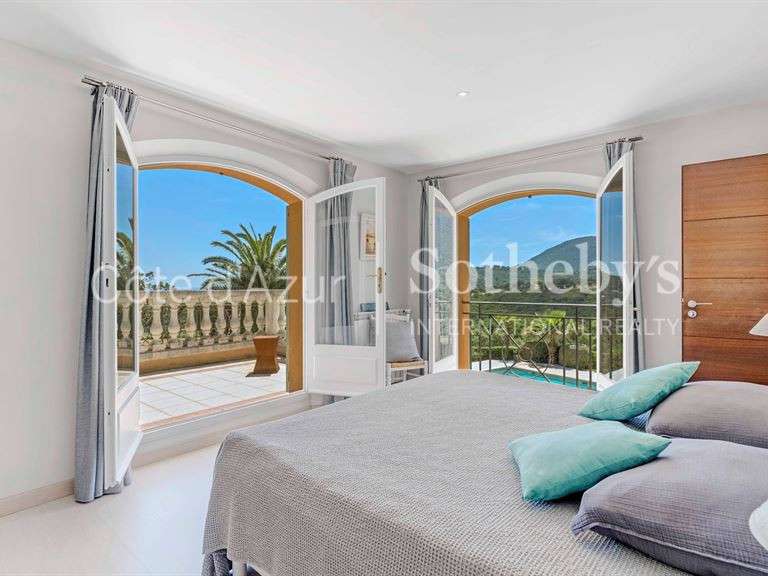 Maison Cavalaire-sur-Mer - 6 chambres - 495m²