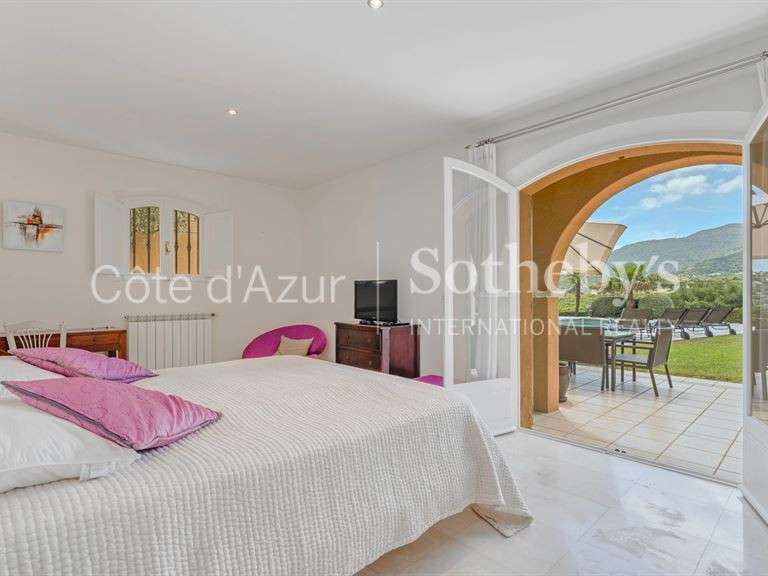 Maison Cavalaire-sur-Mer - 6 chambres - 495m²
