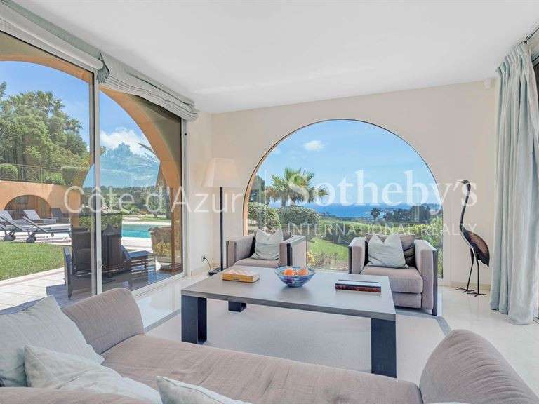 Maison Cavalaire-sur-Mer - 6 chambres - 495m²
