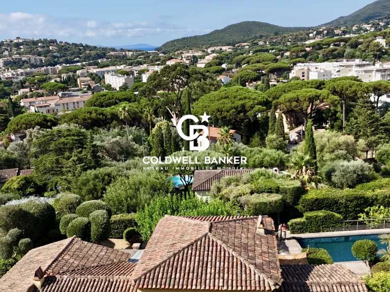 Maison Cavalaire-sur-Mer - 3 chambres - 188m²