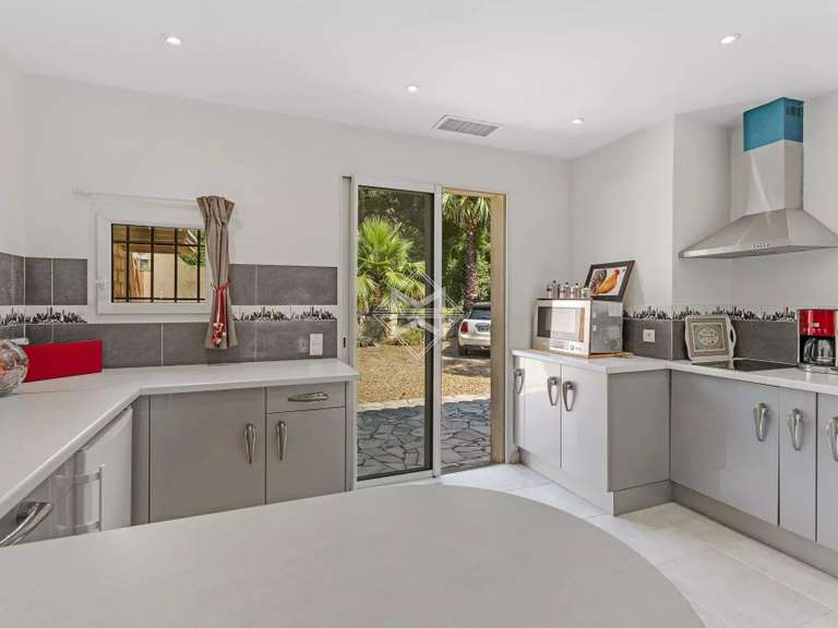 Villa Cavalaire-sur-Mer - 4 chambres - 246m²