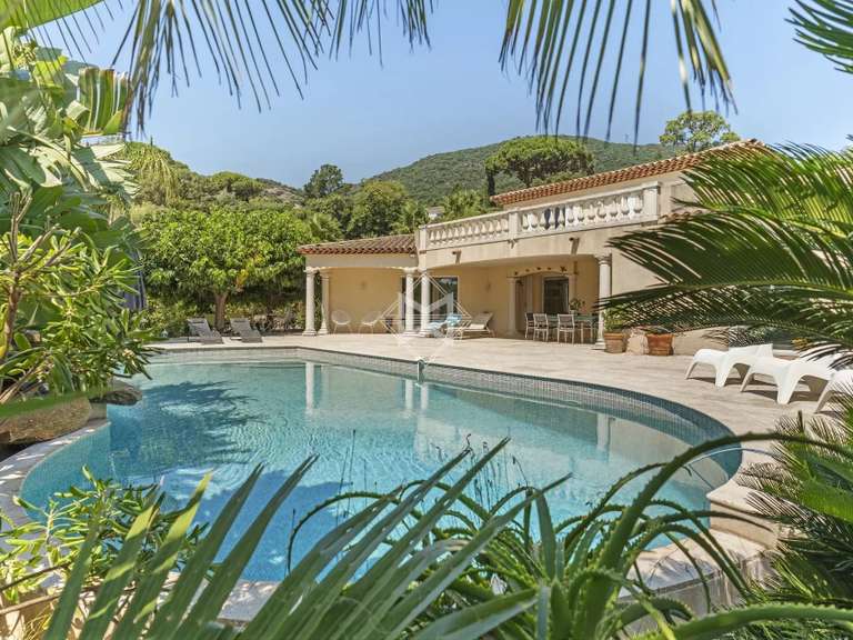 Villa Cavalaire-sur-Mer - 4 chambres - 246m²