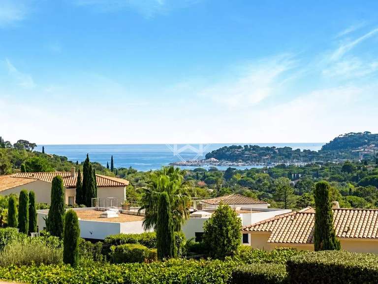 Villa Cavalaire-sur-Mer - 6 bedrooms - 300m²