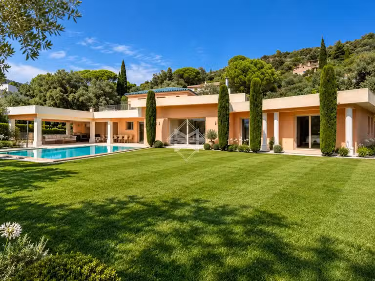 Villa Cavalaire-sur-Mer - 6 chambres - 300m²