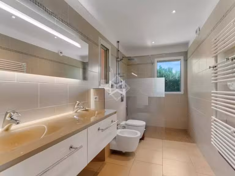 Villa Cavalaire-sur-Mer - 6 chambres - 300m²
