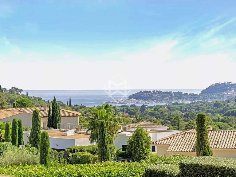 Villa Cavalaire-sur-Mer - 6 bedrooms - 300m²