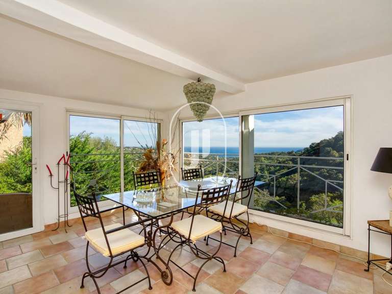 Villa with Sea view Cavalaire-sur-Mer - 4 bedrooms - 180m²