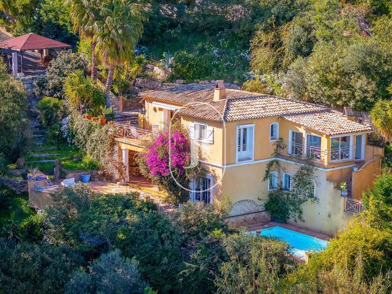 Villa with Sea view Cavalaire-sur-Mer - 4 bedrooms - 180m²