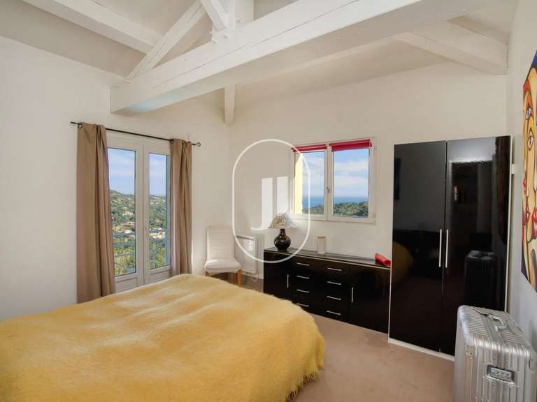 Villa with Sea view Cavalaire-sur-Mer - 4 bedrooms - 180m²