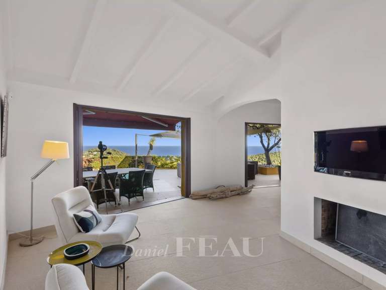 Villa with Sea view Cavalaire-sur-Mer - 5 bedrooms - 200m²