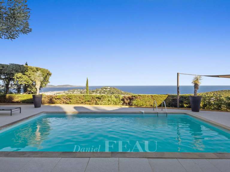 Villa with Sea view Cavalaire-sur-Mer - 5 bedrooms - 200m²