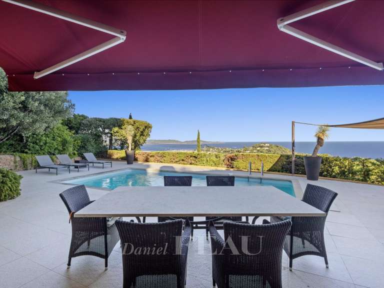 Villa with Sea view Cavalaire-sur-Mer - 5 bedrooms - 200m²